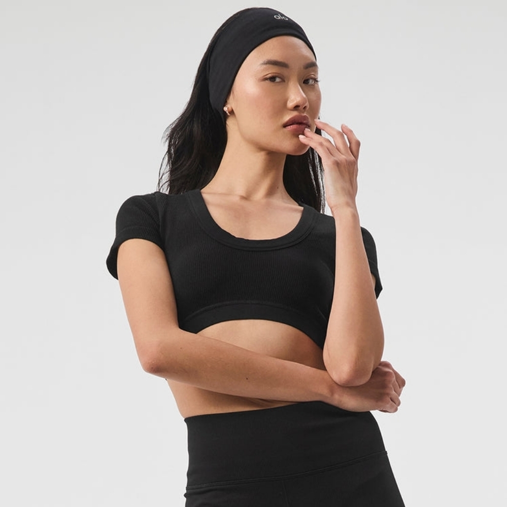 Alo Yoga Seamless Ribbed Cropped Serene Short Sleeve